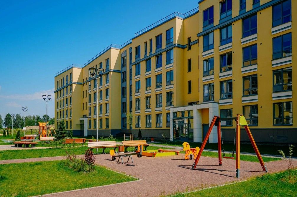 фасад дома, здание по адресу г Санкт-Петербург, поселок Шушары, ул Нины Петровой, д 6 к 1 стр 1